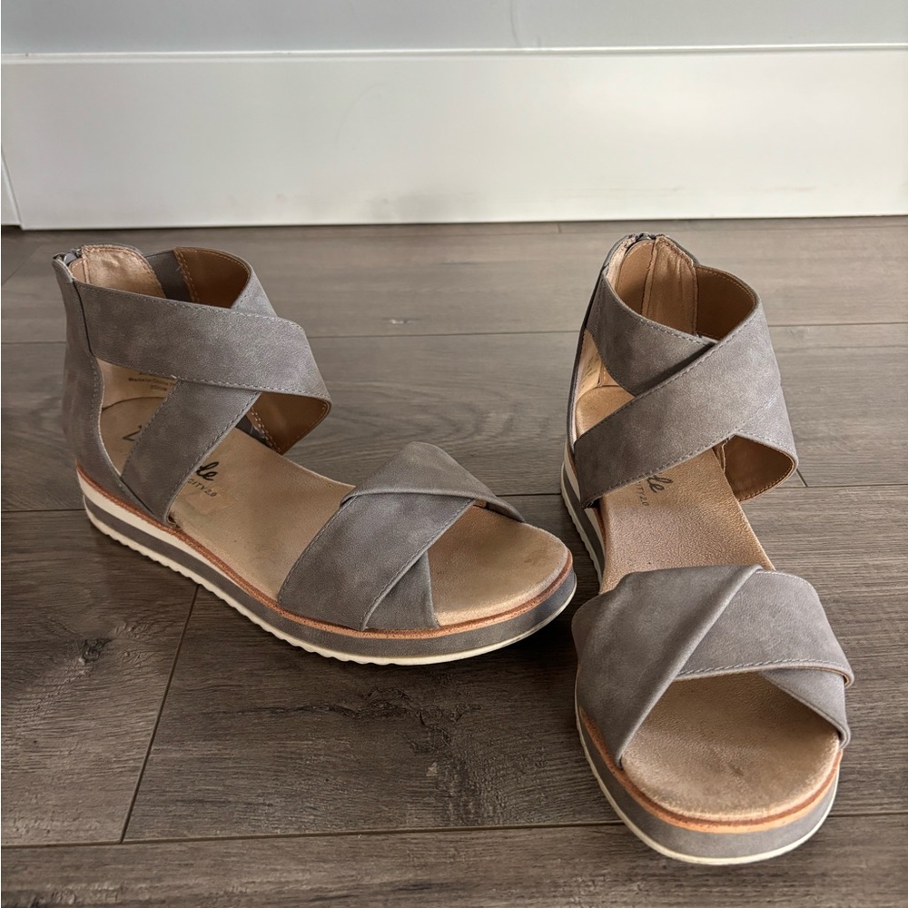 Women's Gray Lifestride Zip Up Sandals - Picture 5 of 7
